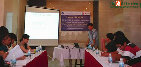 Khóa[-]đào[-]tạo:[-]“Ứng[-]phó[-]với[-]Biến[-]đổi[-]khí[-]hậu[-]dựa[-]vào[-]cộng[-]đồng”